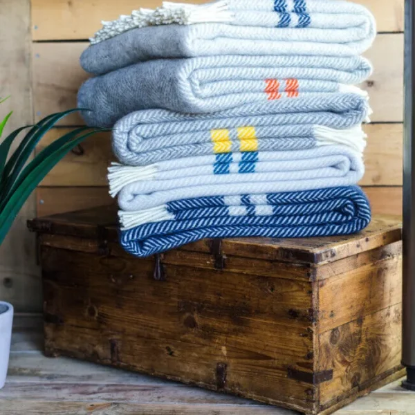 Decken & Kissen>Tweedmill Decke »Fishbone«, 2 Streifen