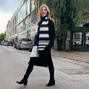 Seide>Ulrike Isensee DS Gewebter Seidenschal Schwarz und Weiß