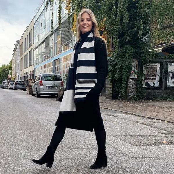 Seide>Ulrike Isensee DS Gewebter Seidenschal Schwarz und Weiß
