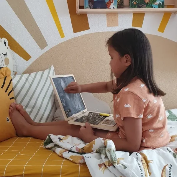 Holzspielzeug>Small Foot Holz Laptop mit Magnettafel