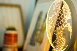 Tisch- & Leseleuchten | Schreibtischleuchten>Studio Cheha LTD LED-Leuchte GLOBE