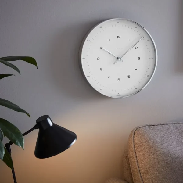 Wand- & Tischuhren>Junghans »Max Bill« Funk-Wanduhr mit Zahlen-Zifferblatt von