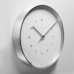 Wand- & Tischuhren>Junghans »Max Bill« Funk-Wanduhr mit Zahlen-Zifferblatt von