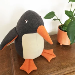 Kuscheltiere & Puppen>CARAPAU Pinguin »Oliver« aus Wolle