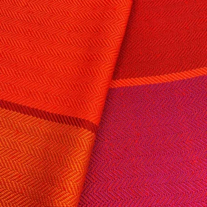 Seide>Ulrike Isensee DS Seidenschal in Rot, Orange und Pink