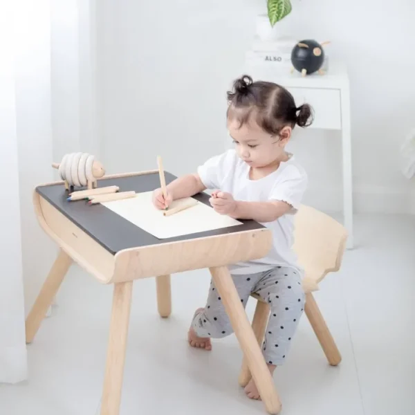 Möbel>Plan Toys Tisch mit Stuhl schwarz