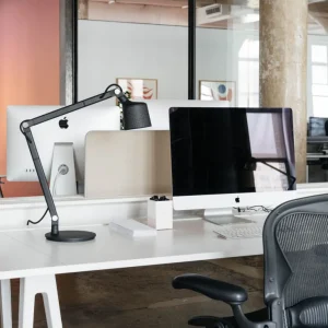 Tisch- & Leseleuchten | Schreibtischleuchten>VIPP »« Schreibtischlampe