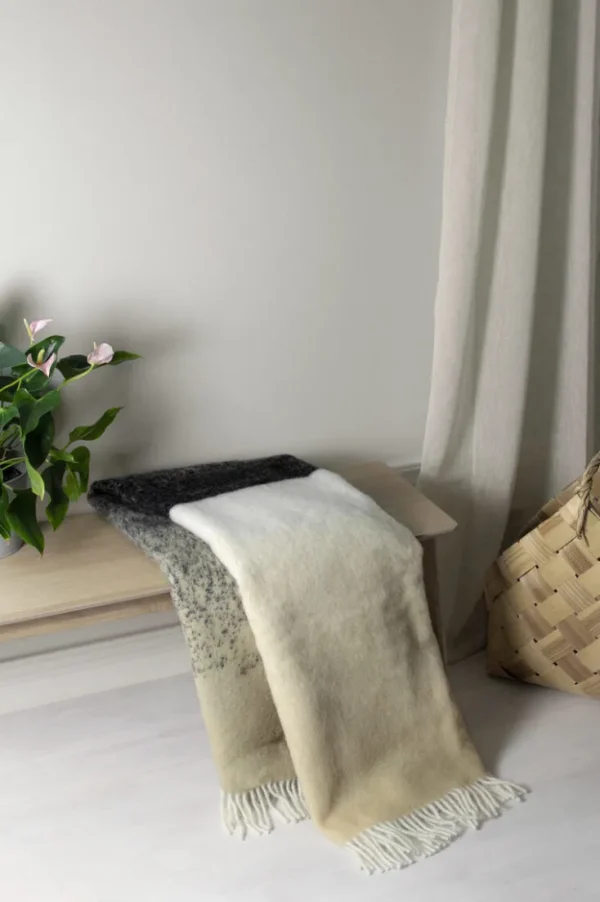 Decken & Kissen>Lina Johansson Wolldecke »Fade«
